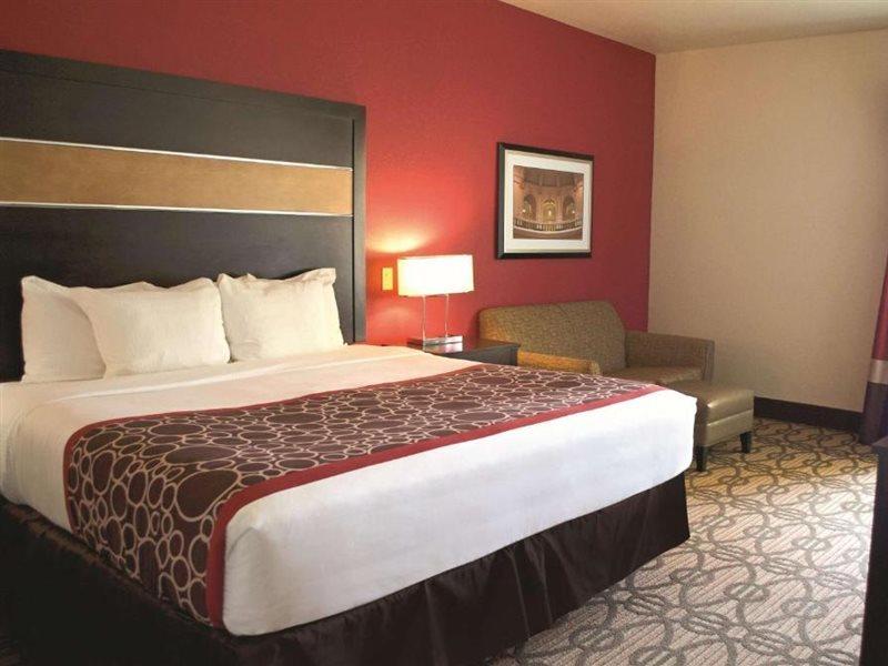 La Quinta By Wyndham Pearsall Buitenkant foto