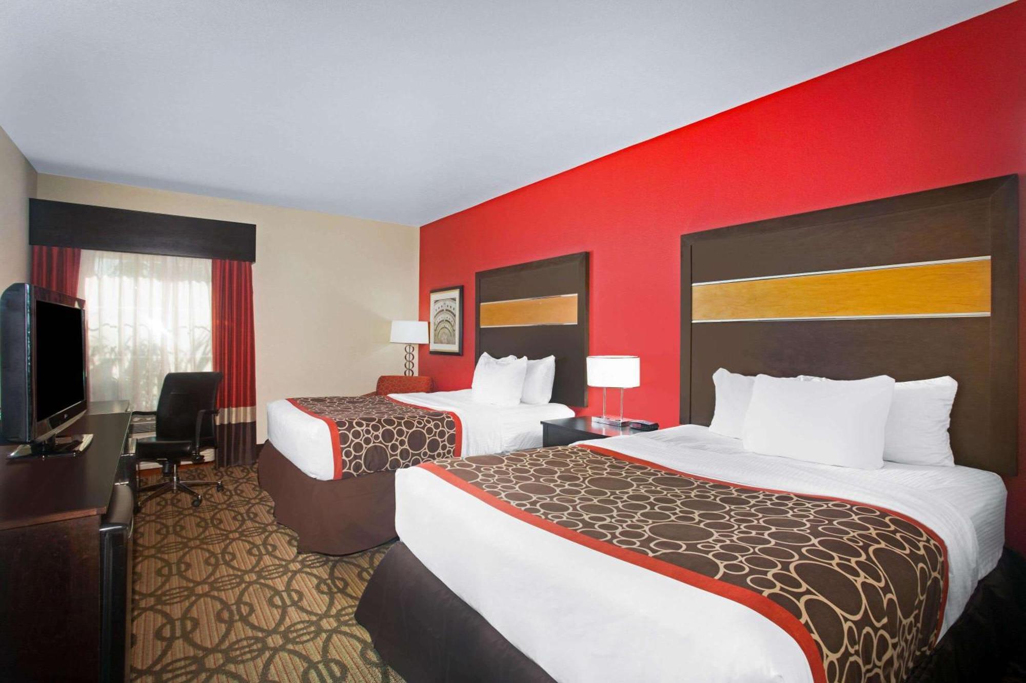 La Quinta By Wyndham Pearsall Buitenkant foto