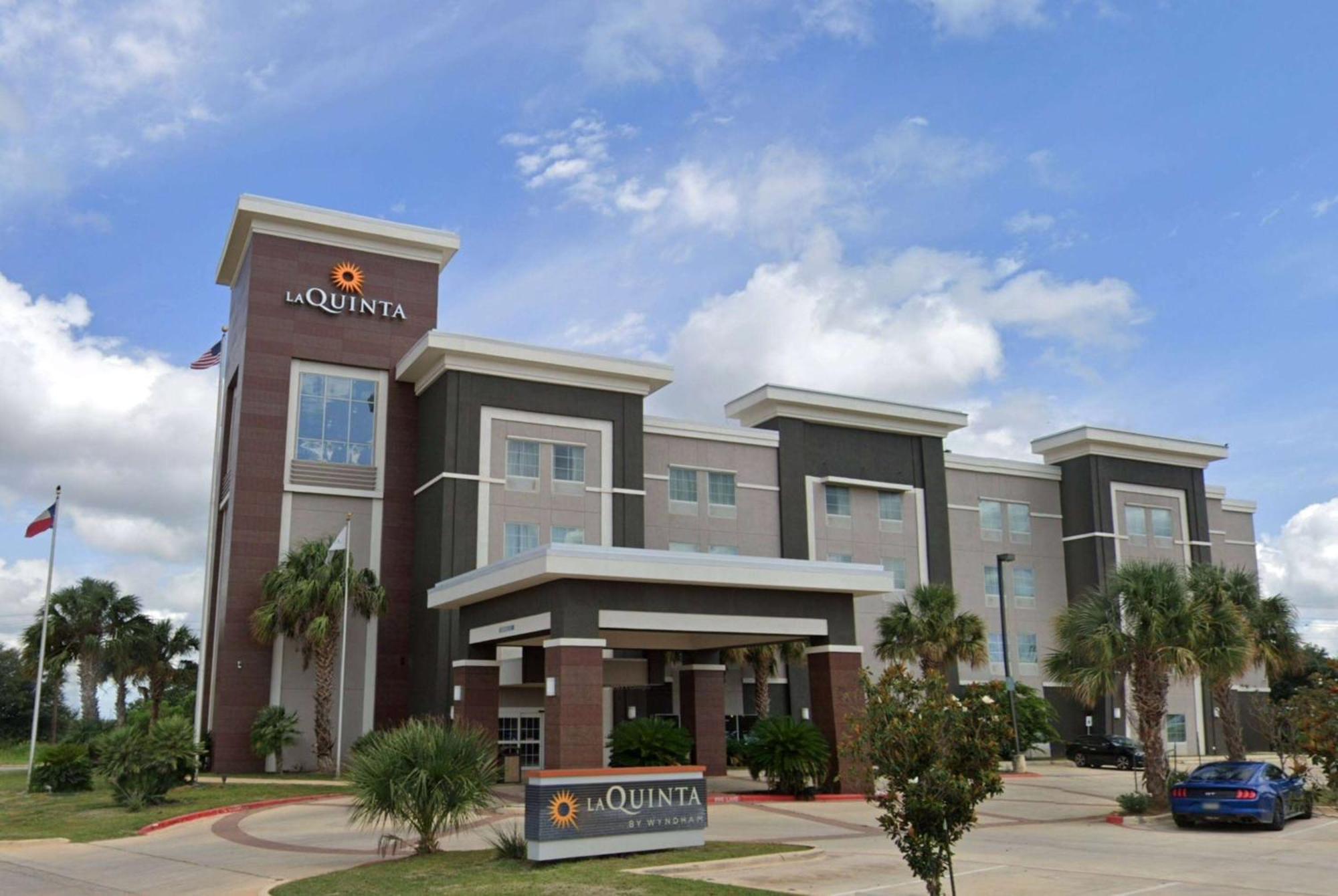 La Quinta By Wyndham Pearsall Buitenkant foto