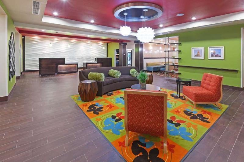 La Quinta By Wyndham Pearsall Buitenkant foto