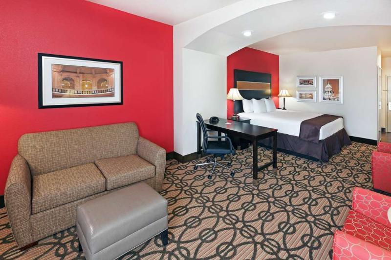 La Quinta By Wyndham Pearsall Buitenkant foto
