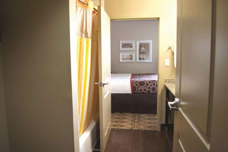 La Quinta By Wyndham Pearsall Buitenkant foto