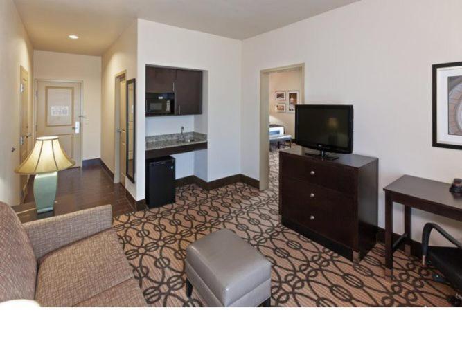 La Quinta By Wyndham Pearsall Buitenkant foto